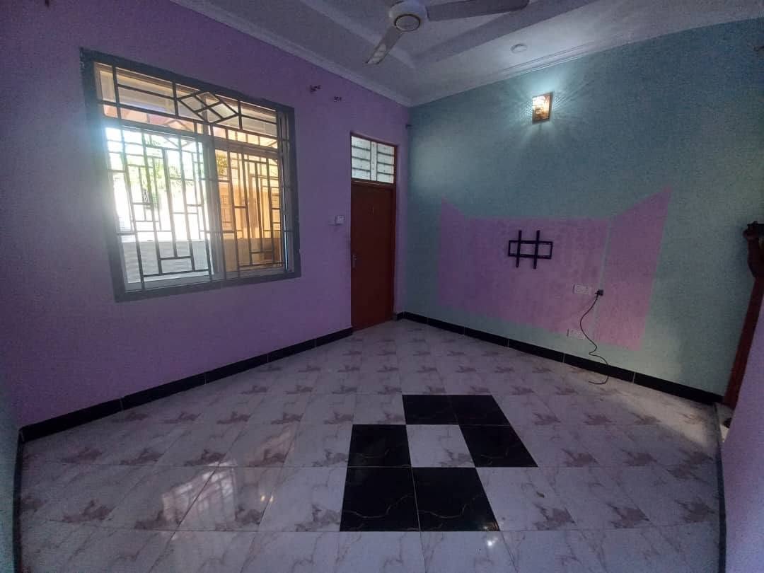 Apartment Nzuri Yenye Chumba Master, Sebule Na Jiko